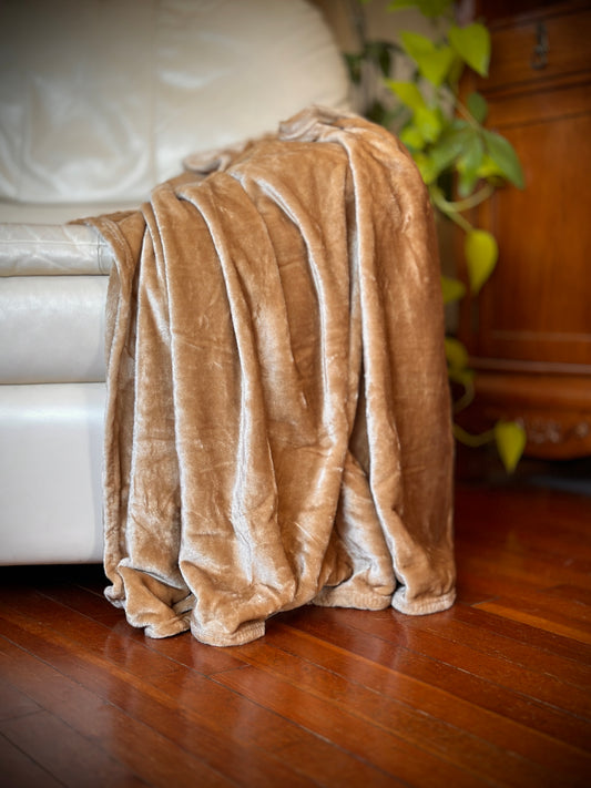 Velvet Fleece Throw: Oversized!